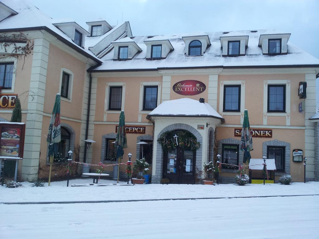 Hotel Bohemia Excellent Klášterec nad Ohří Exterior foto