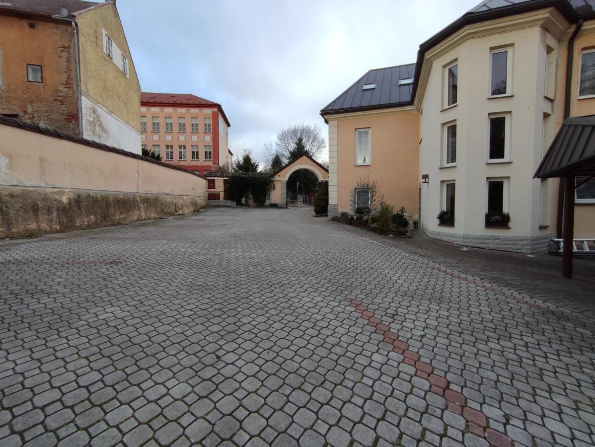 Hotel Bohemia Excellent Klášterec nad Ohří Exterior foto